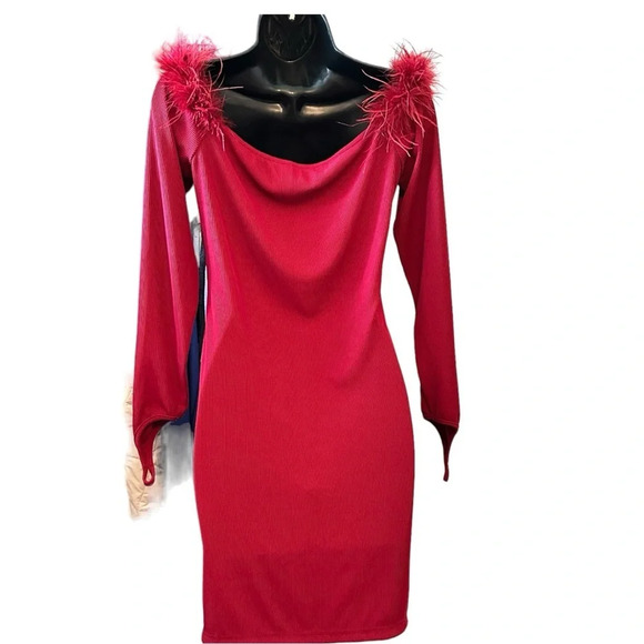 NWT Women's Sexy Off Shoulder Slim Fit Long Sleeve Ribbed Knit Feather Trim Mini - Picture 2 of 7